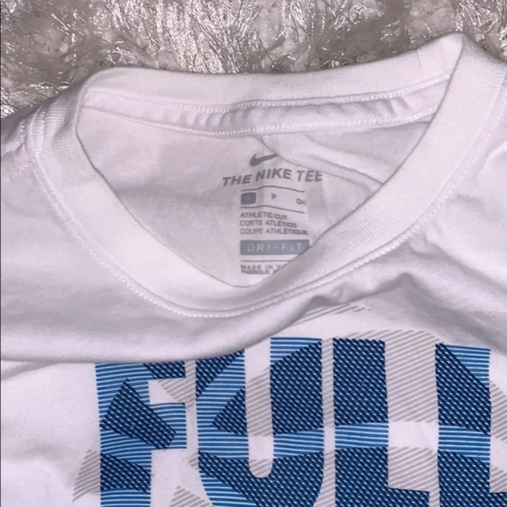 Nike one left
