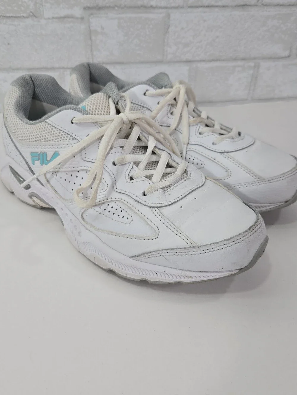 FILA cool max memory foam tennis shoes