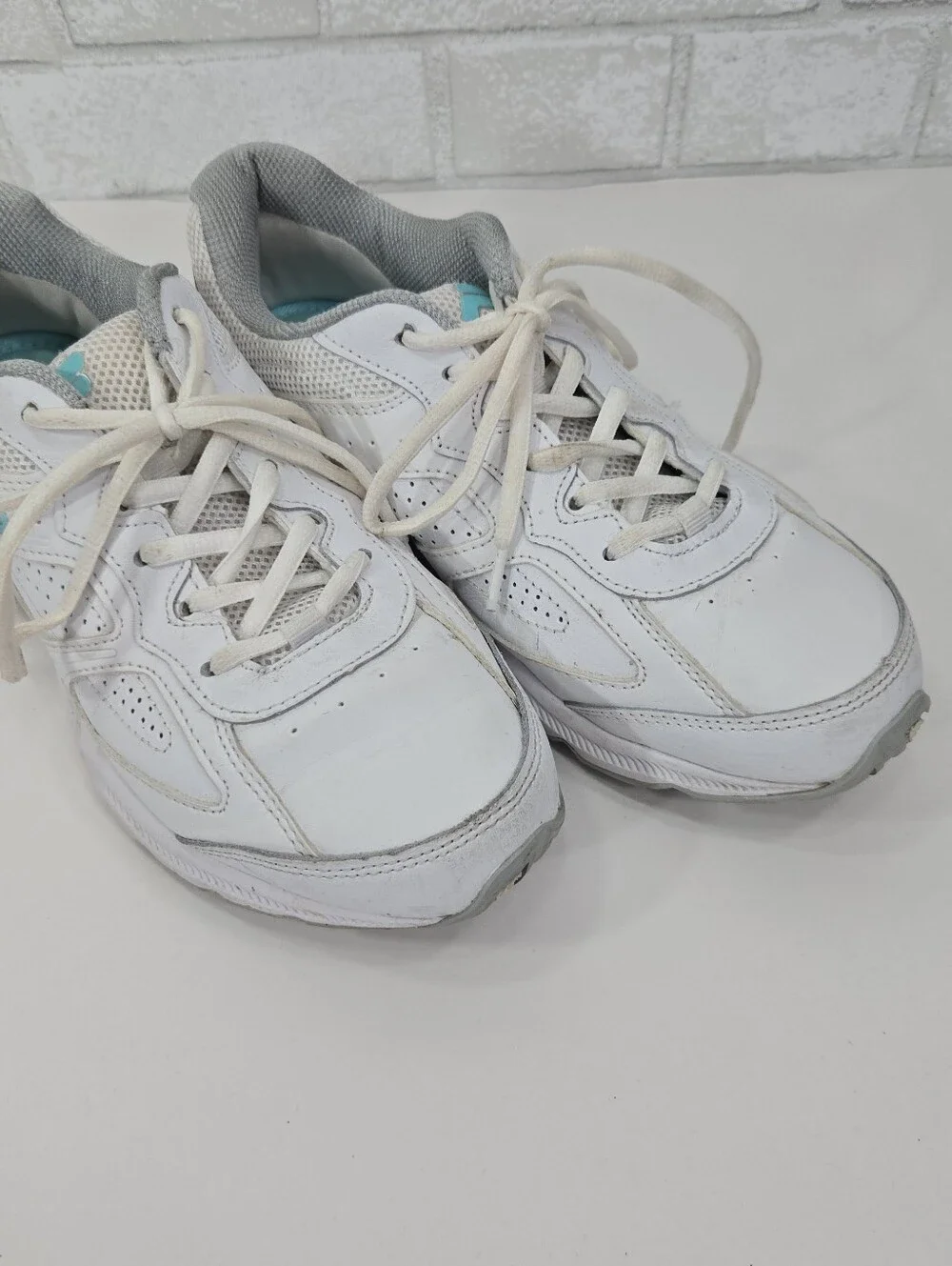 FILA cool max memory foam tennis shoes
