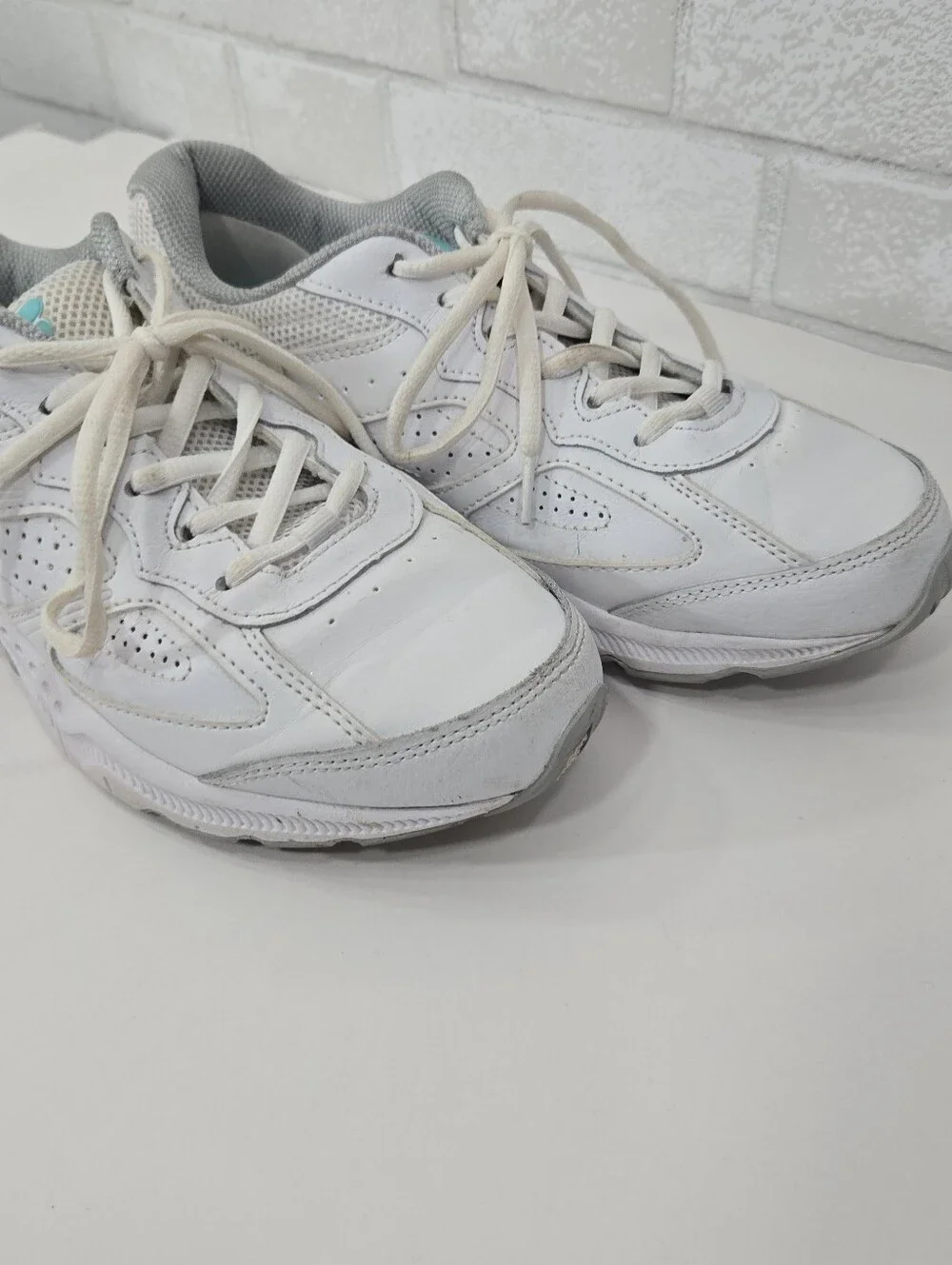 FILA cool max memory foam tennis shoes