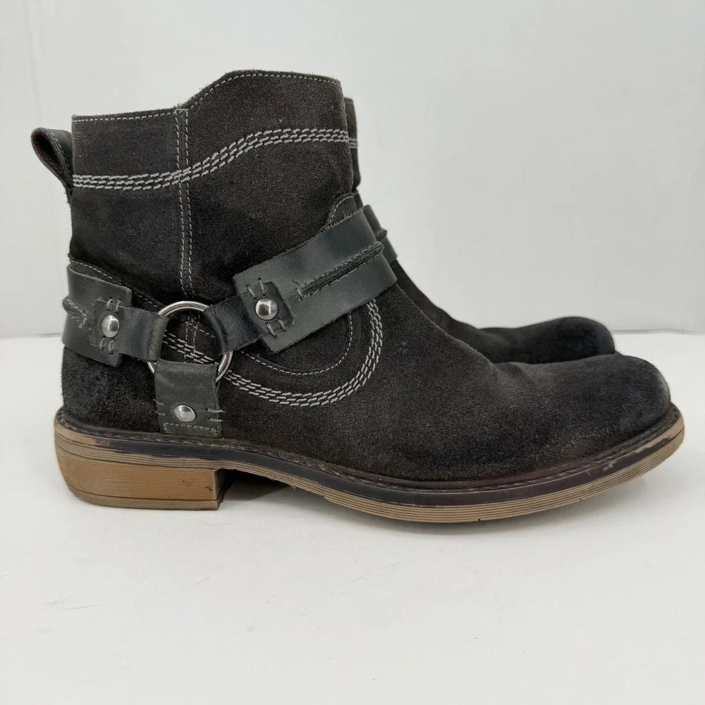 ROAN suede very