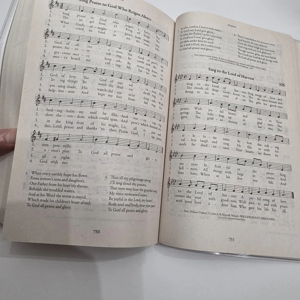 Source‎ & Summit Missal 2025 Book