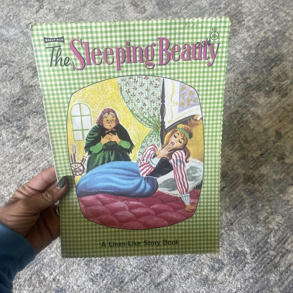 The Sleeping Beauty Linen-Like Story Book Vintage‎ Collectible Amazing Color