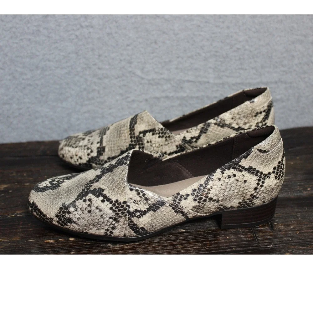 Clarks loafers 6m