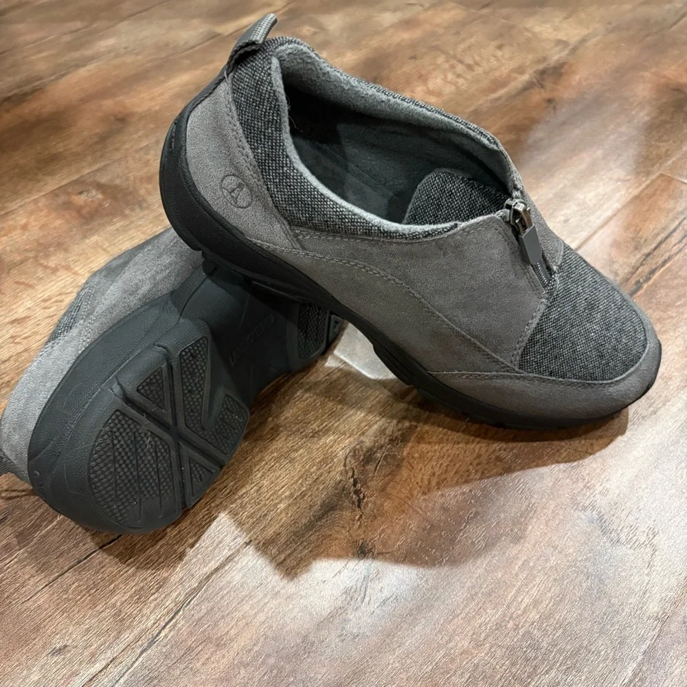 Lands End pre owned