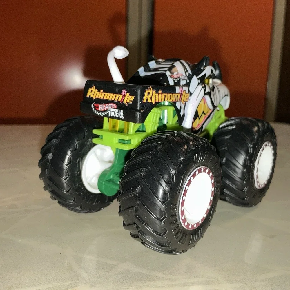 Hot Wheels Monster‎ Jam - Monster Truck - Rhinomite - 2025 - 1:64 Scale