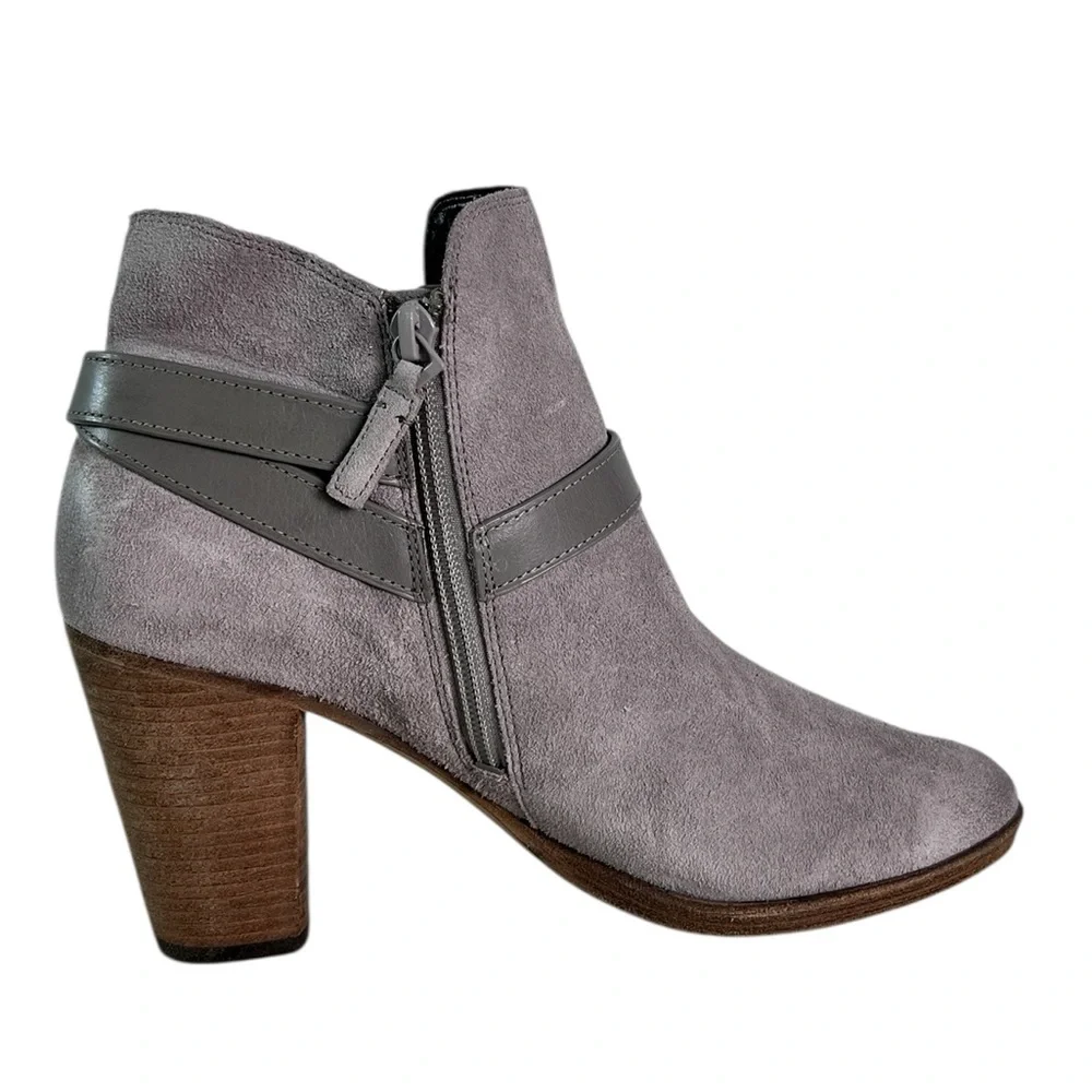 Cole Haan Boots Women’s 9 B Heels‎ Ankle Booties Buckle Strap Gray Suede