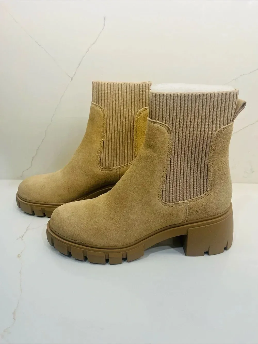 Steve Madden Hutch Chelsea Lug Sole Ankle Boots – Women’s Size 8