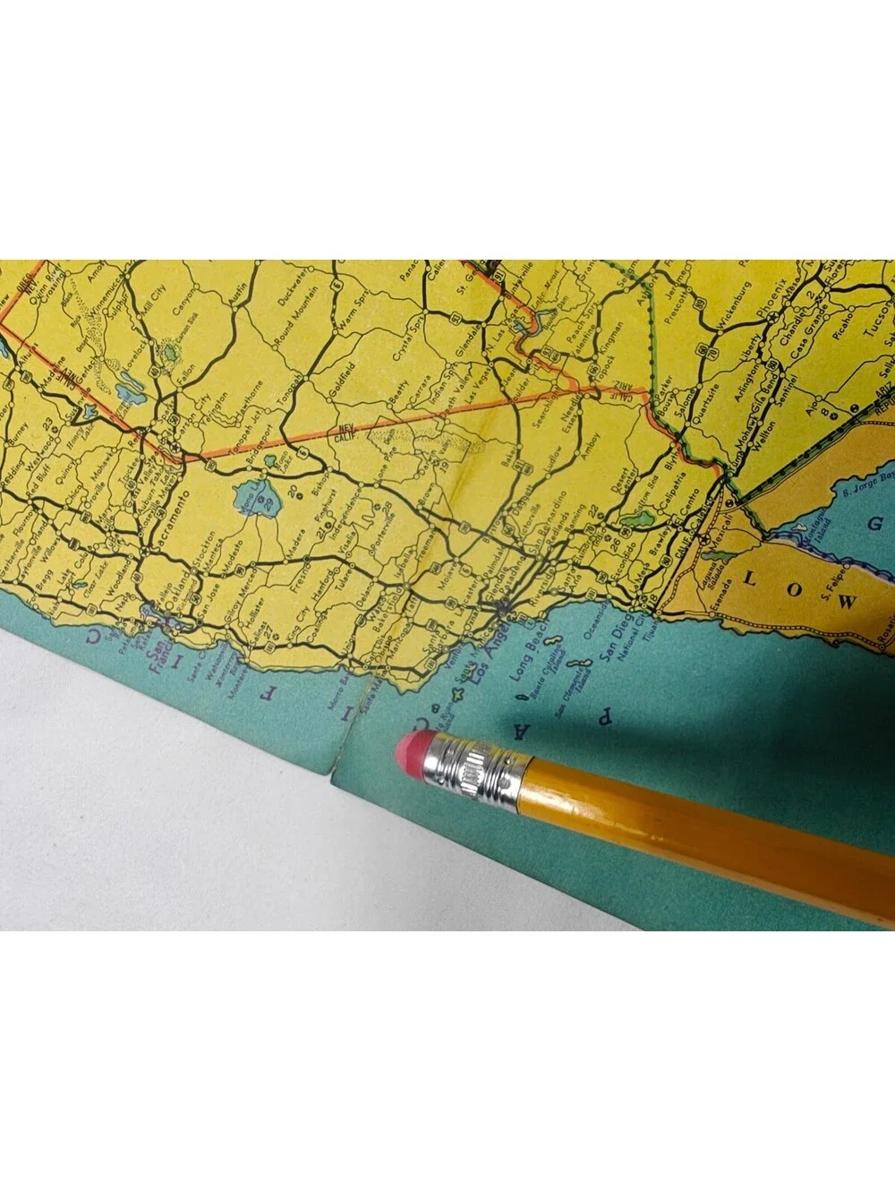 1940's 1950's United States Map U.S. Armed Forces Insignia Vtg