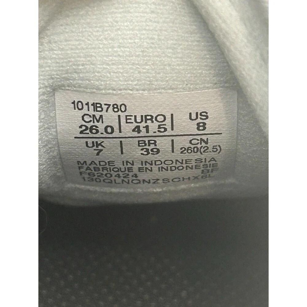 Asics striking perfectly like