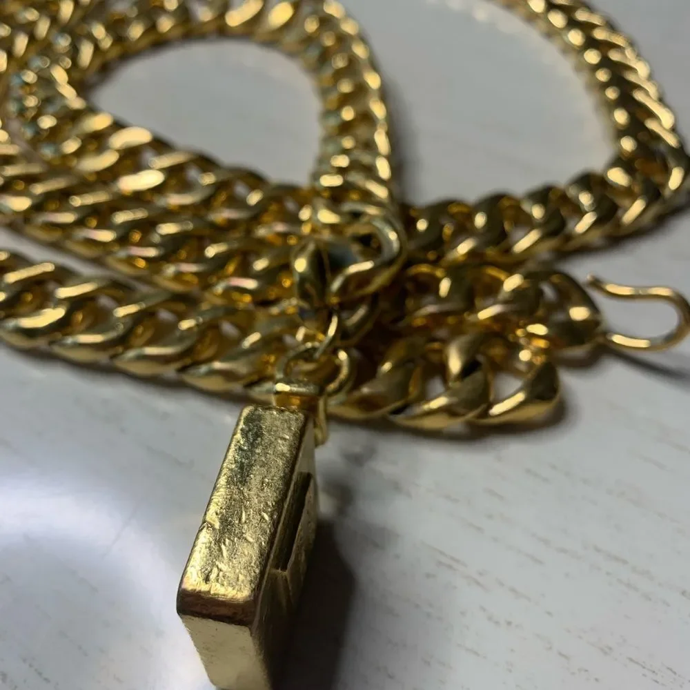 CHANEL 1970s gold
