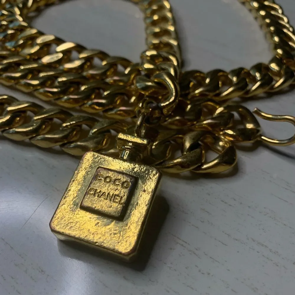CHANEL 1970s gold