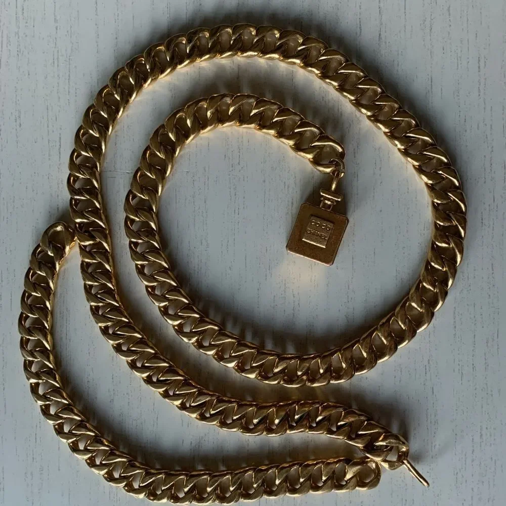 CHANEL 1970s gold