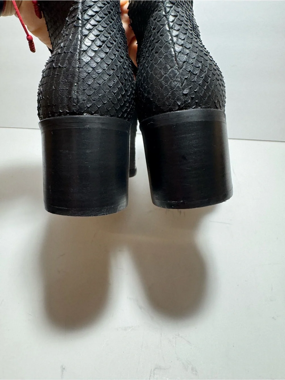 Cordani night sleek wear