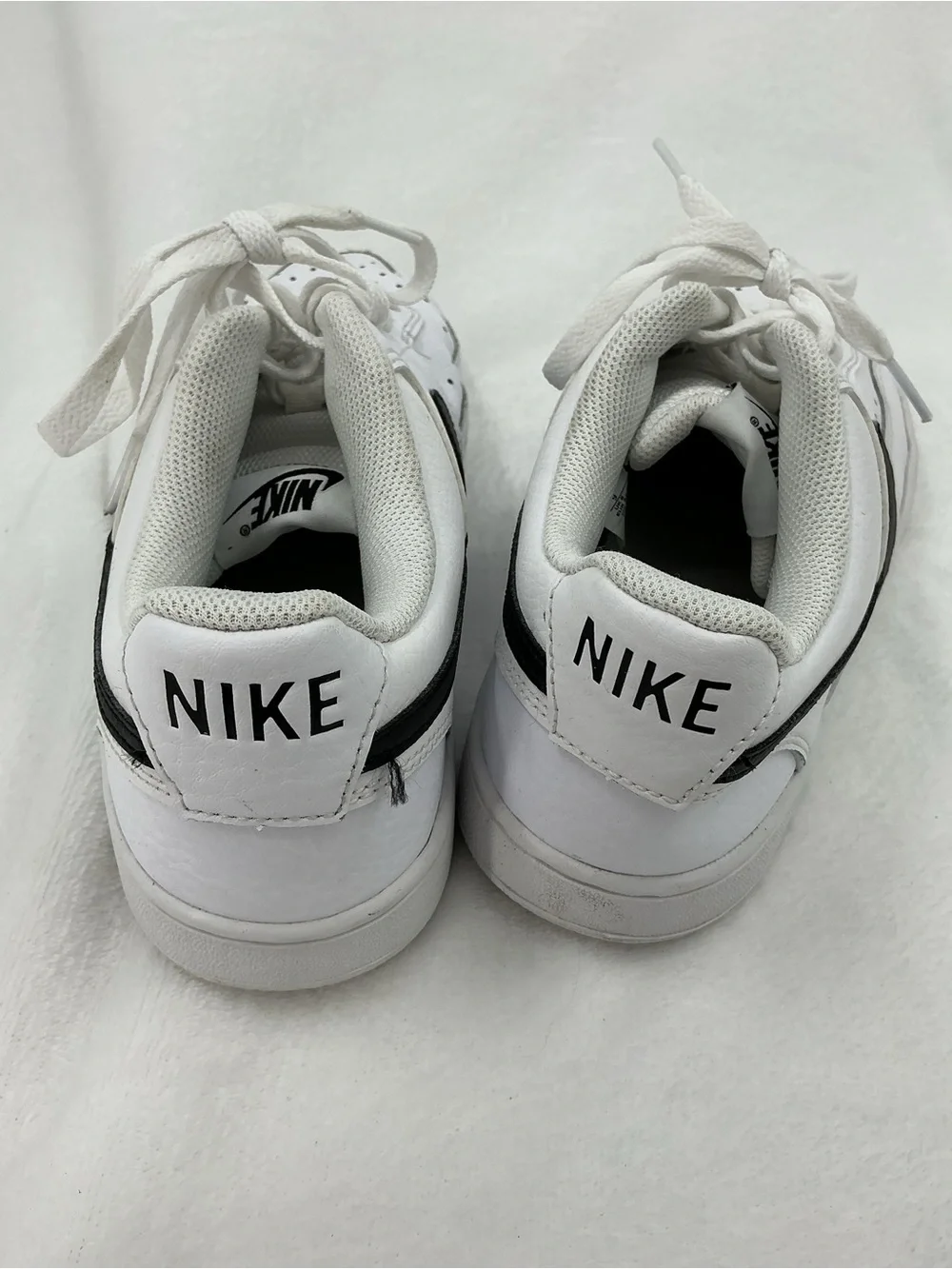 Nike White Crew Athletic Socks with Black SwooshB34