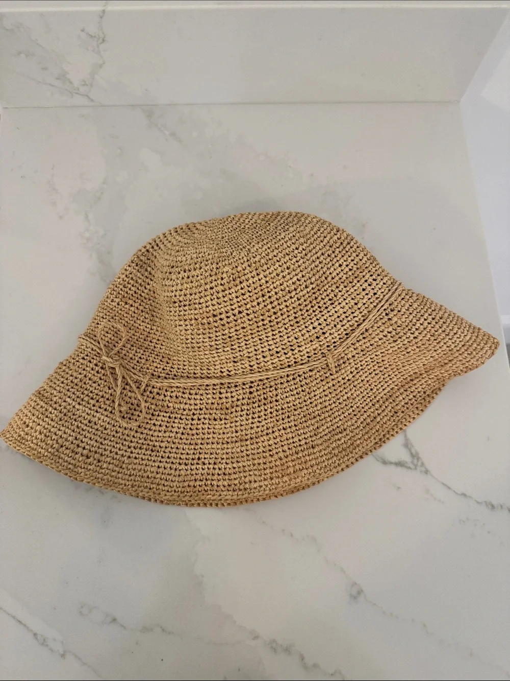 Helen Kaminski hat sun