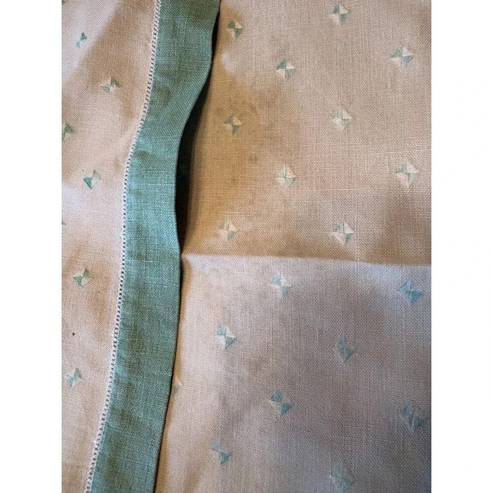 Unbranded vintage linen