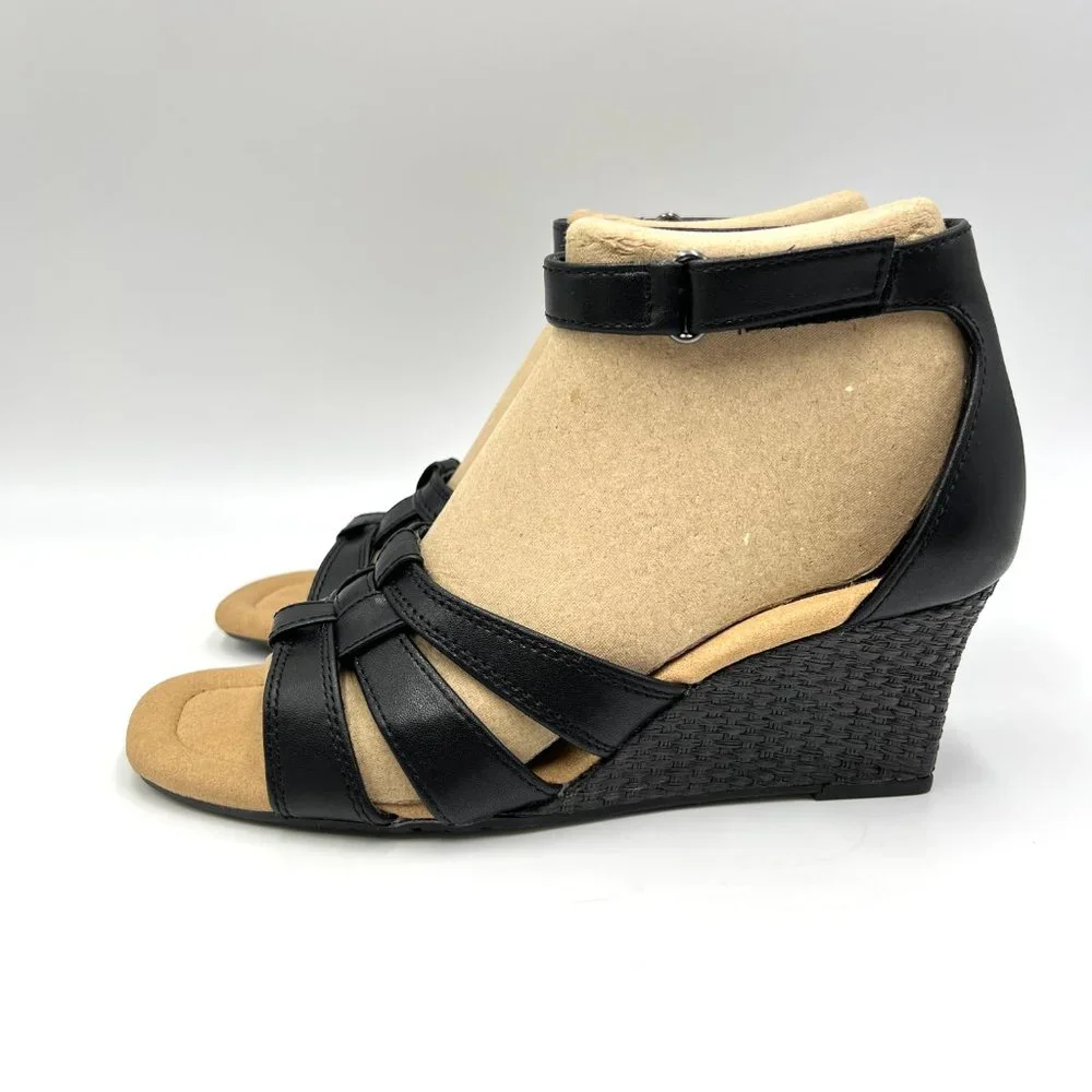 Clarks Womens Size 7 7M‎ Kyarra Joy Black Leather Wedges Sandals Shoes