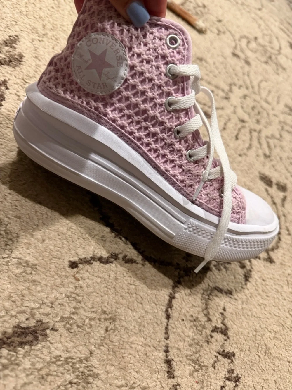 Converse stylish pink
