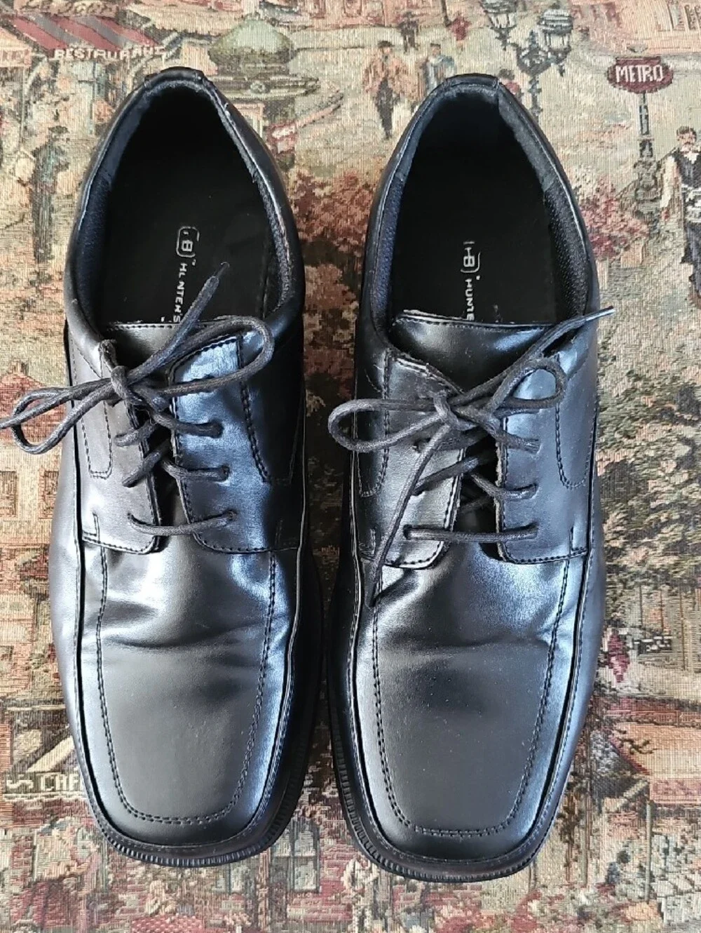 Hunters Bay polished black