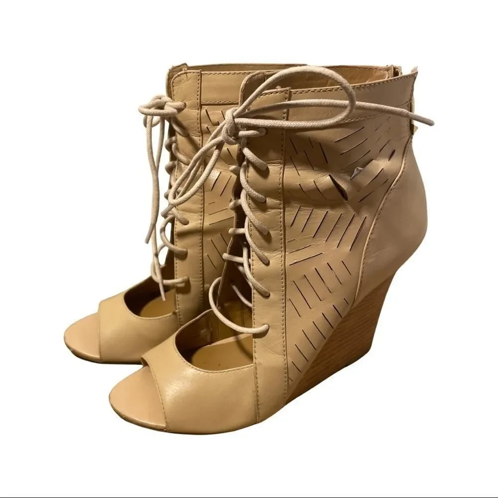 Report Signature leather gladiator