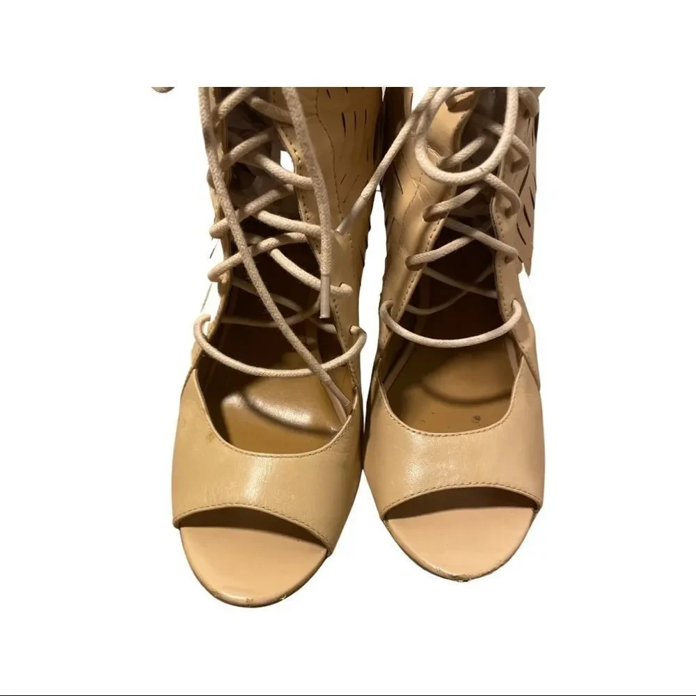 Report Signature heel style