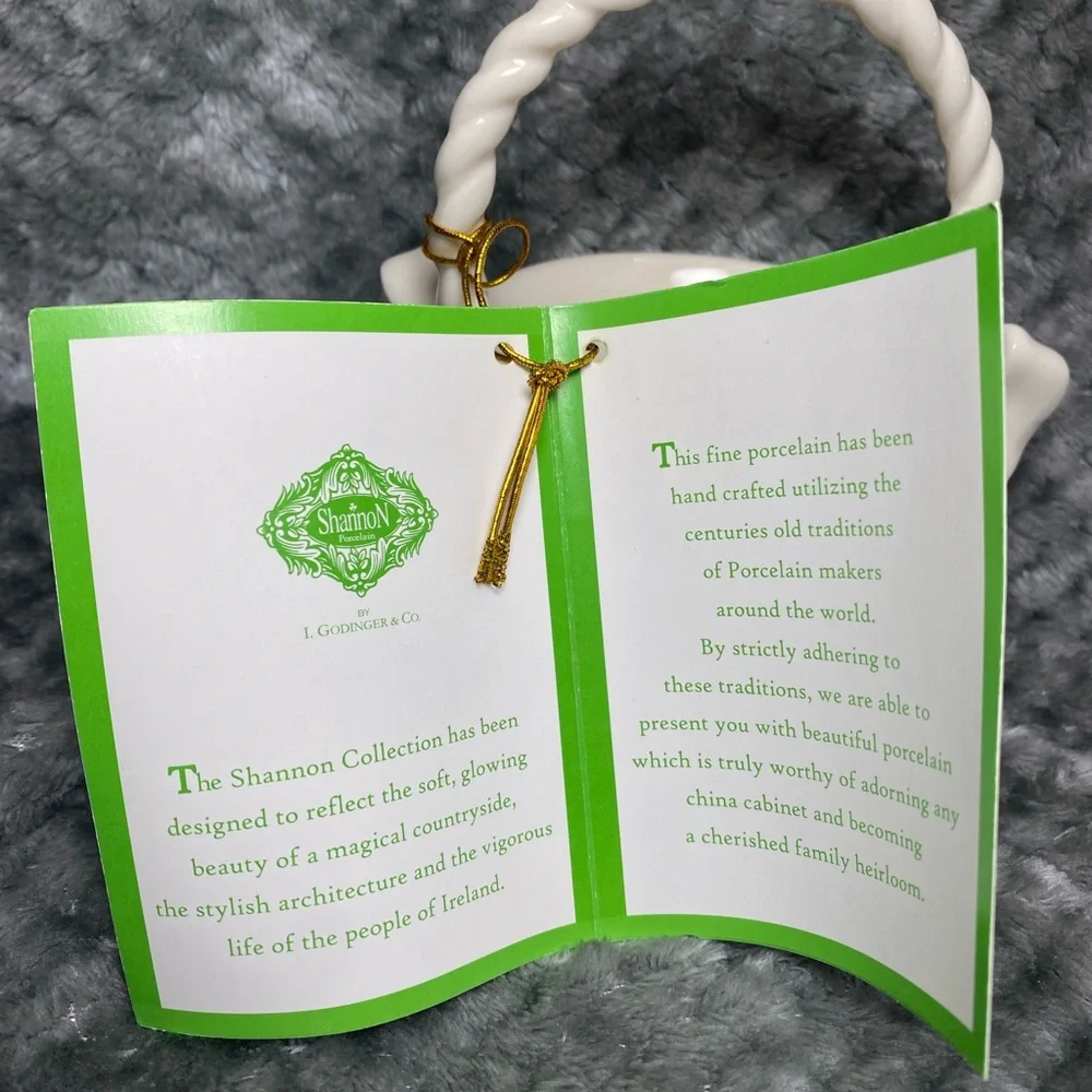 Shannon Porcelain Basket with Bows, Twisted Handle and Shamrocks