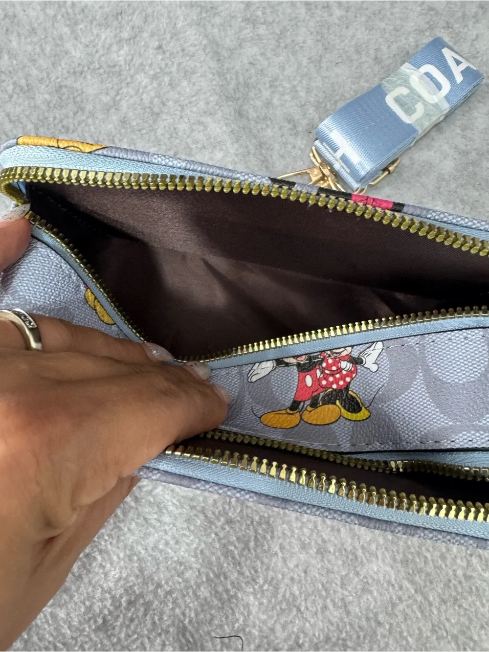 Coach strap wear signature