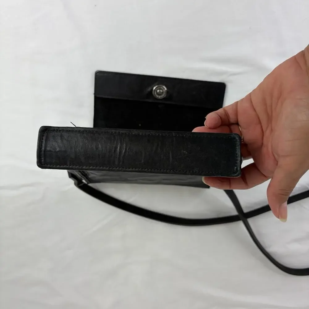 Banana Republic Vintage Black Leather Crossbody square Bag Small, retro, classic