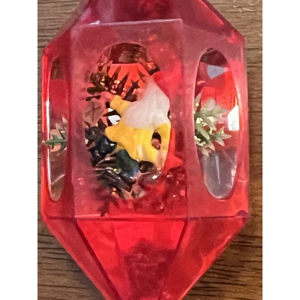 Jewel Brite crafted distinct