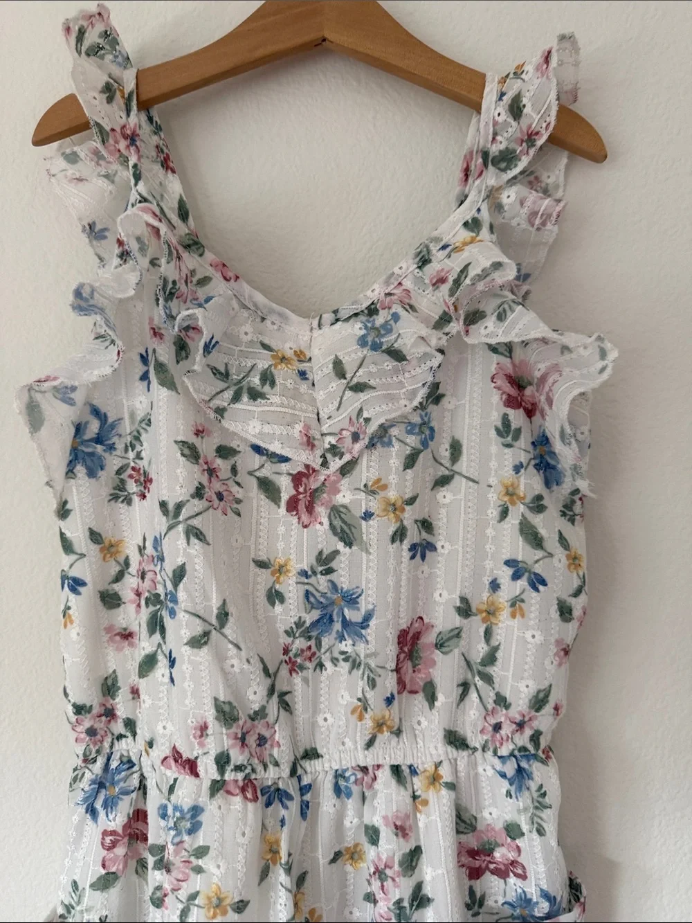 Truly Me by Sara Sara White Eyelet Romper Jumpsuit Floral Pattern Girls sz 10