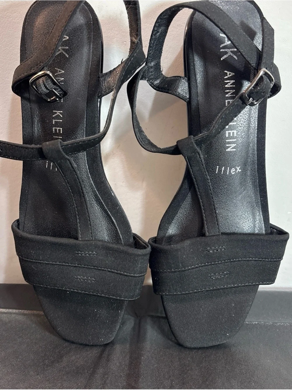 Anne Klein secure upper see
