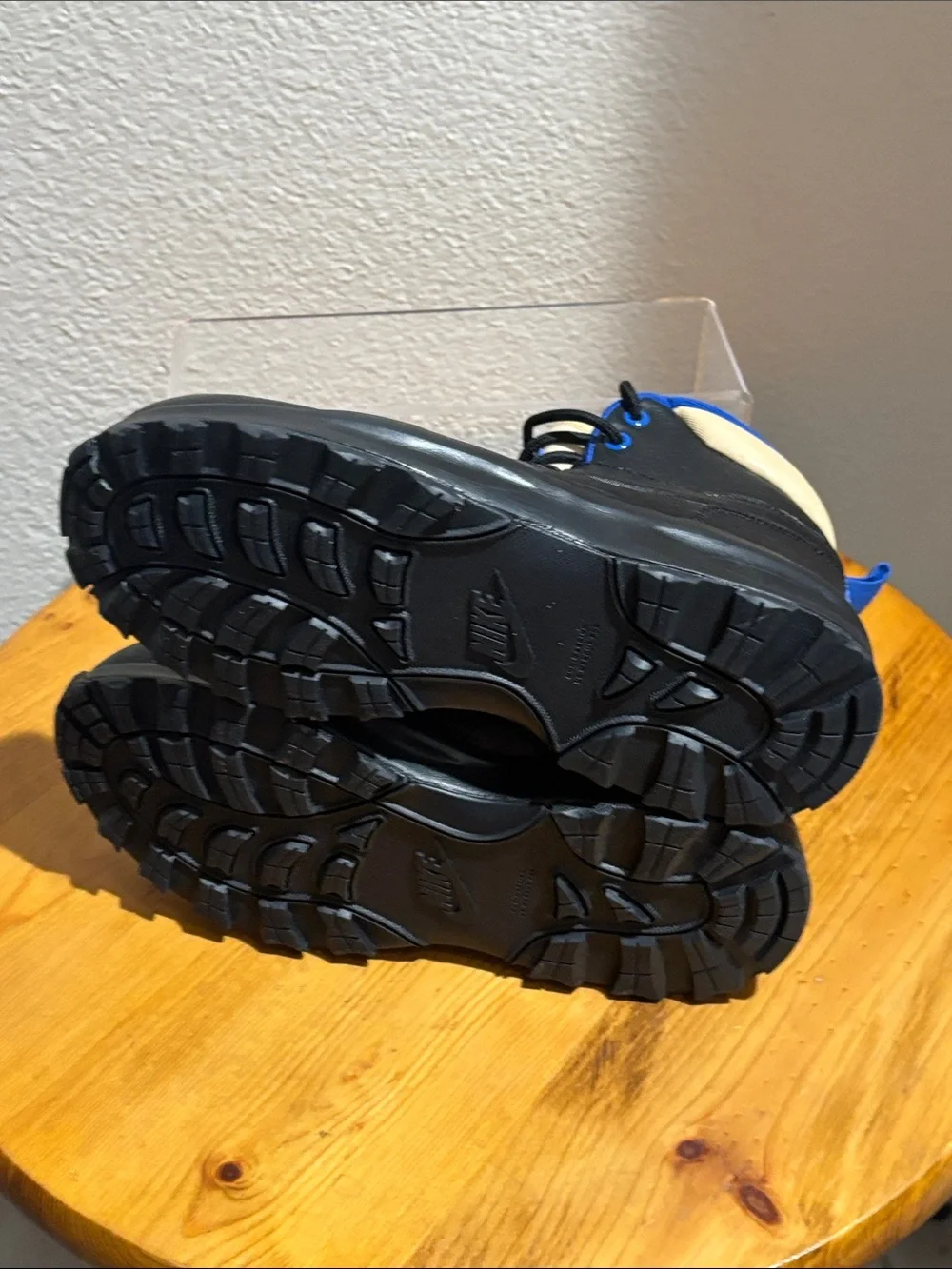 Nike Black and Blue Boys High-Top Lace-Up Sneakers 4.5Y