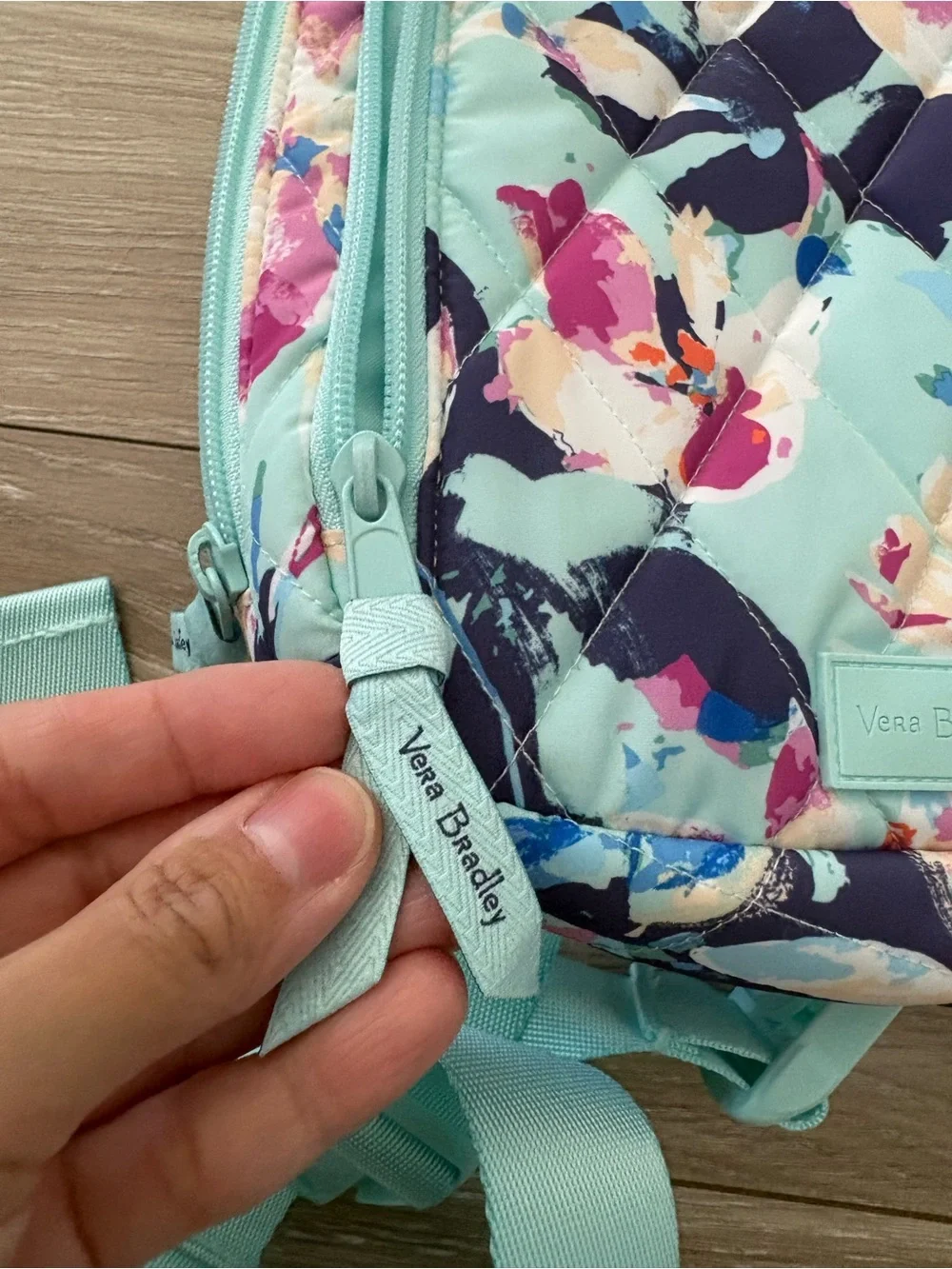Vera Bradley compact sling
