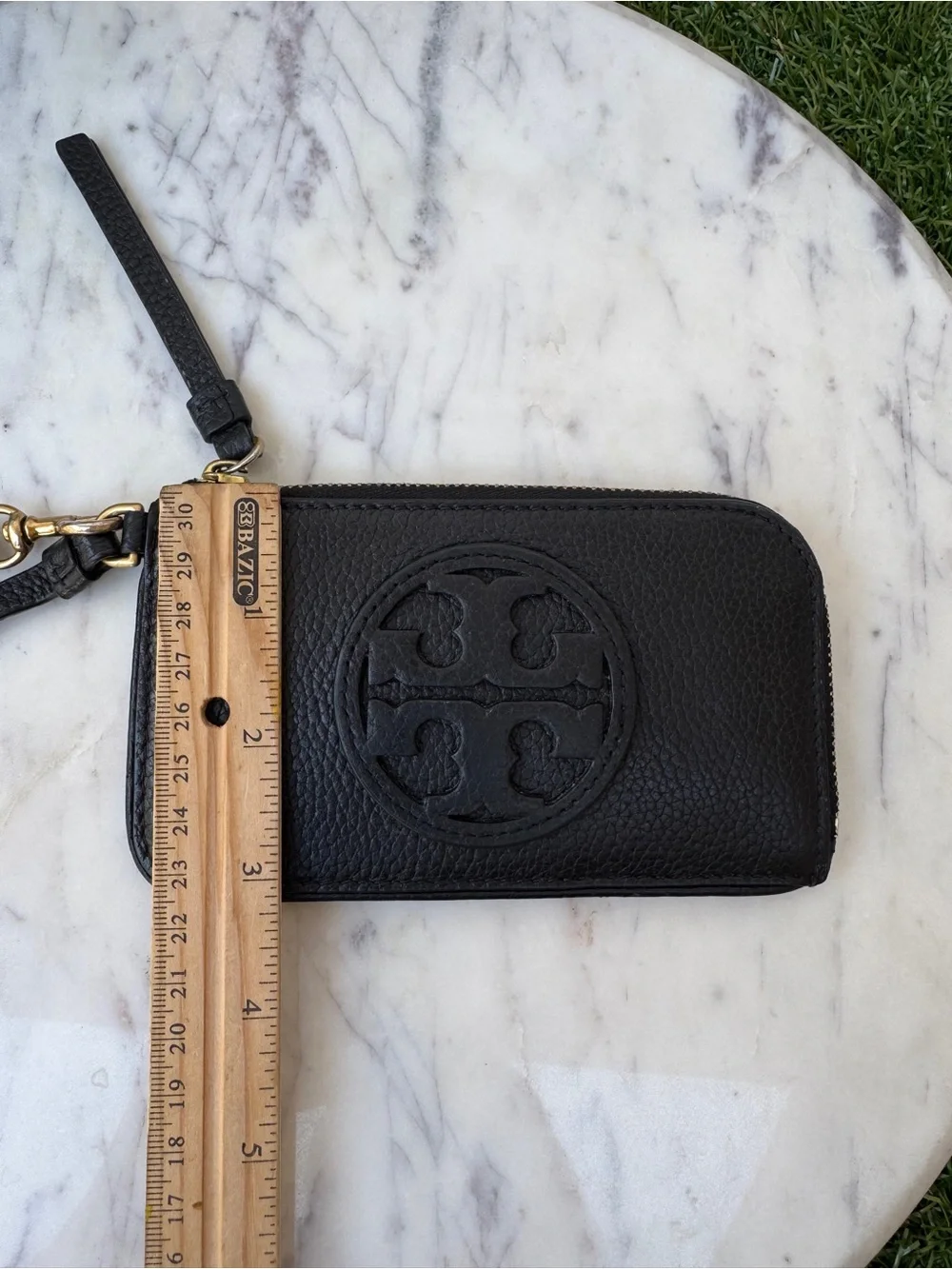 Tory Burch Perry Bombe Top-Zip Card Case in black pebbled leather used