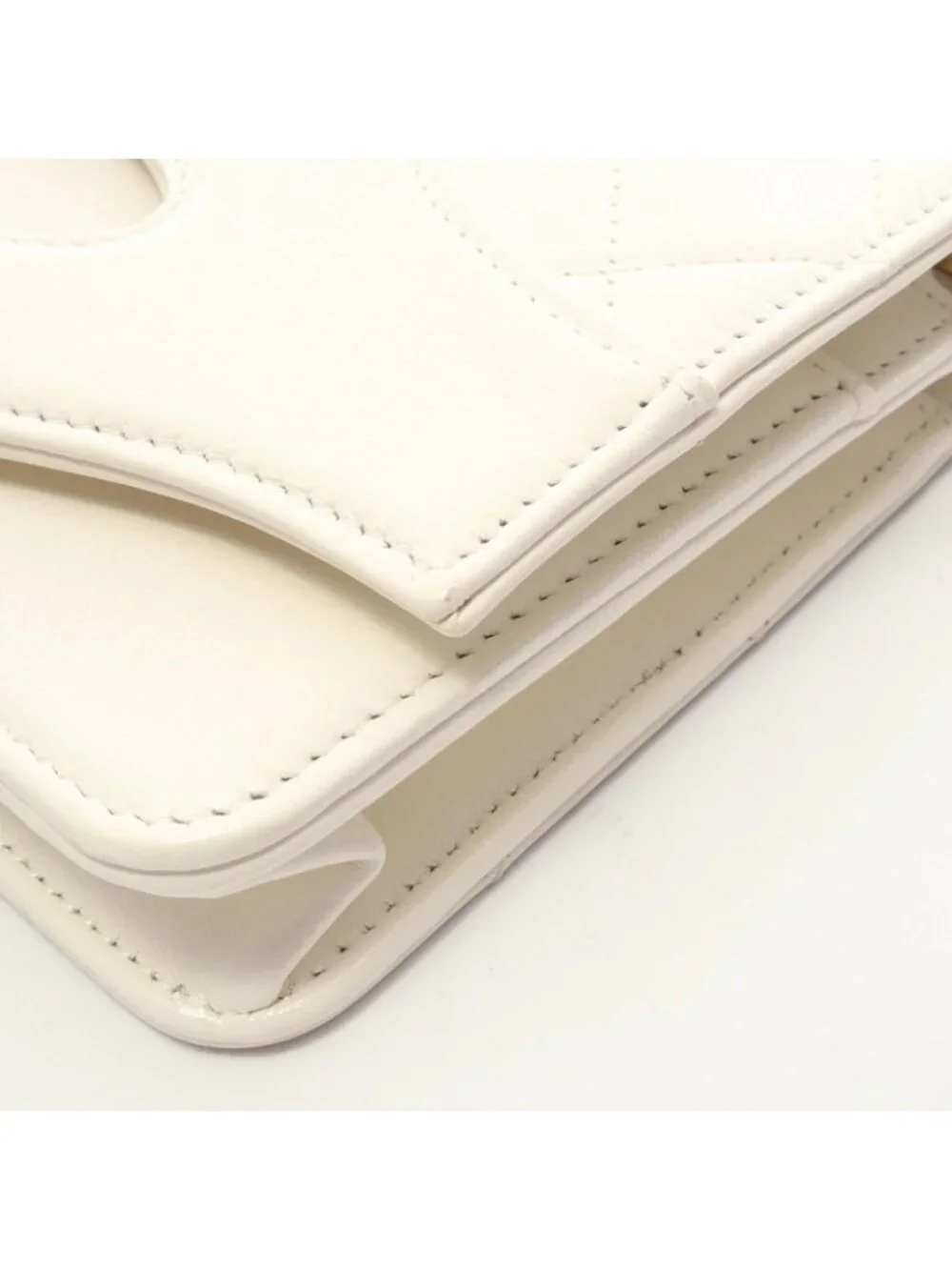 Chanel Shoulder Bag Quilted White Leather Chain Wallet