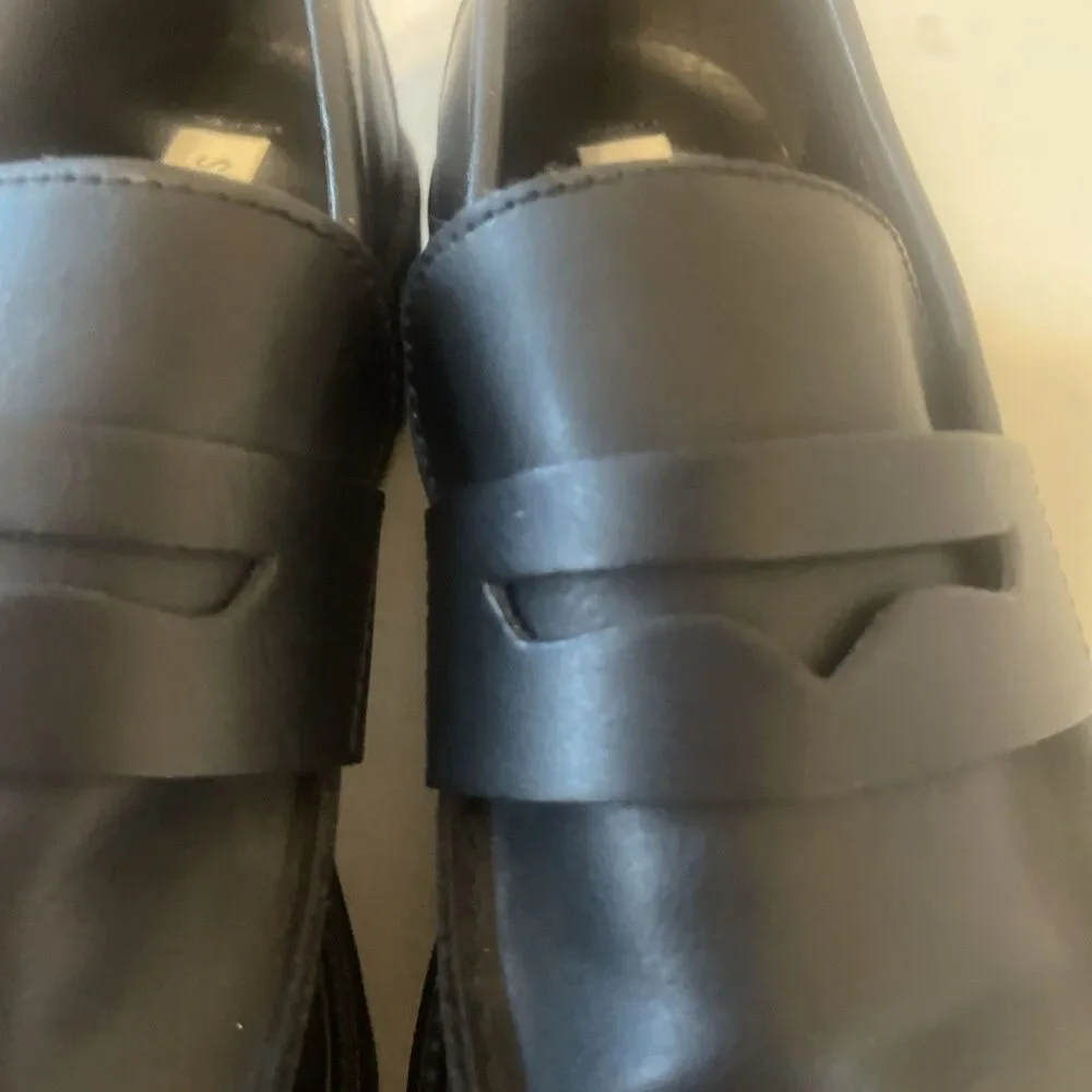 Steve Madden size provided