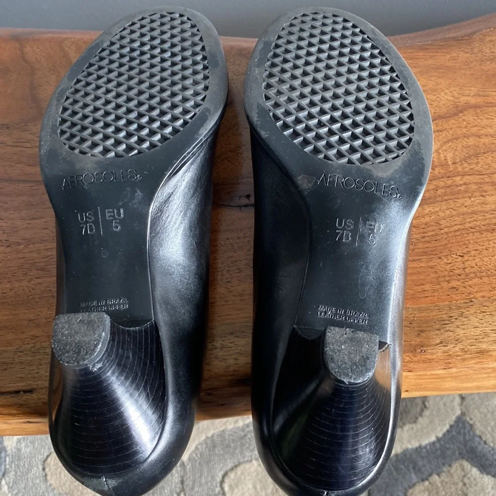 AEROSOLES really good