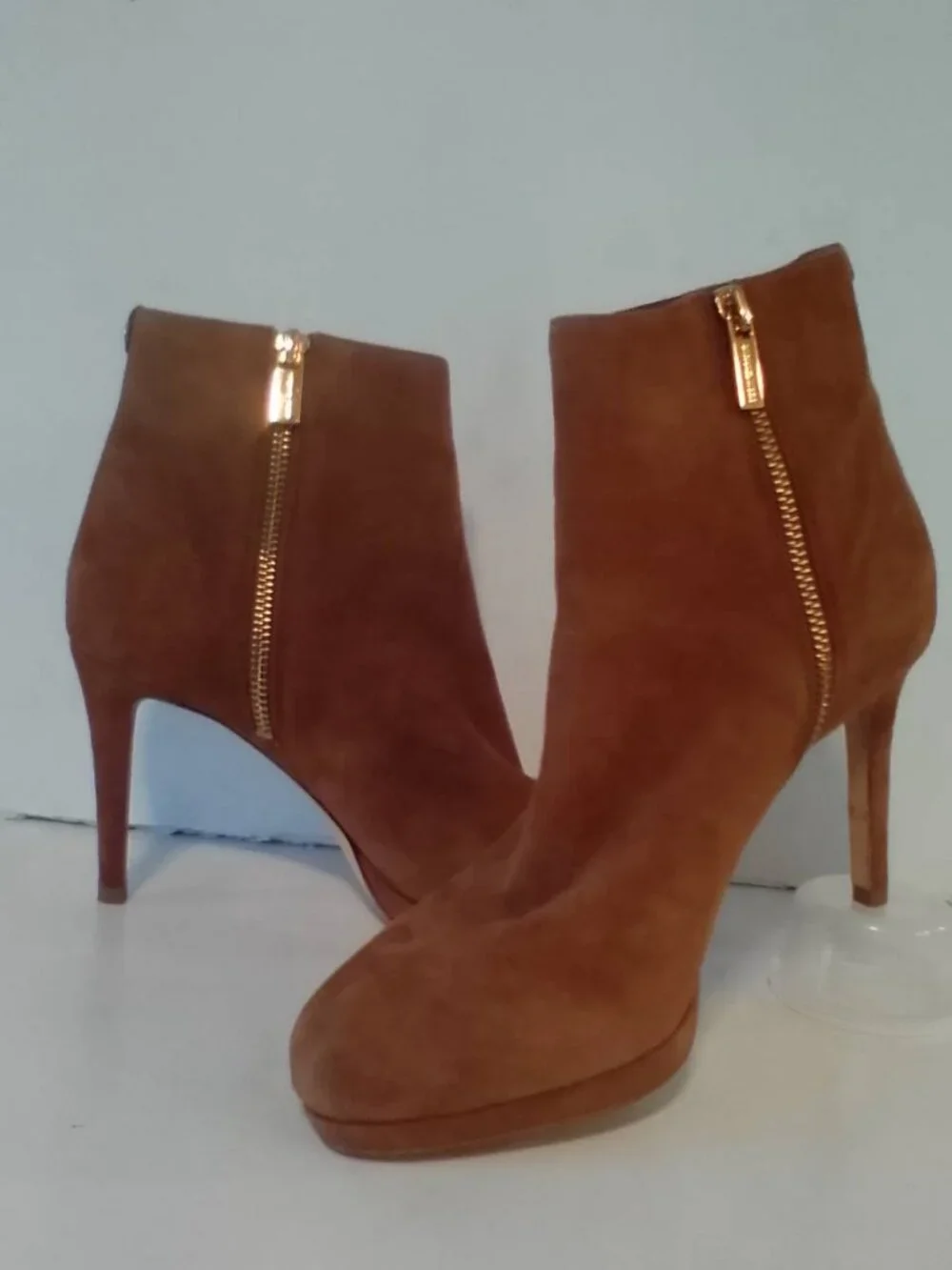Michael Kors Suede Brown Ankle Boots 7.5 MINT