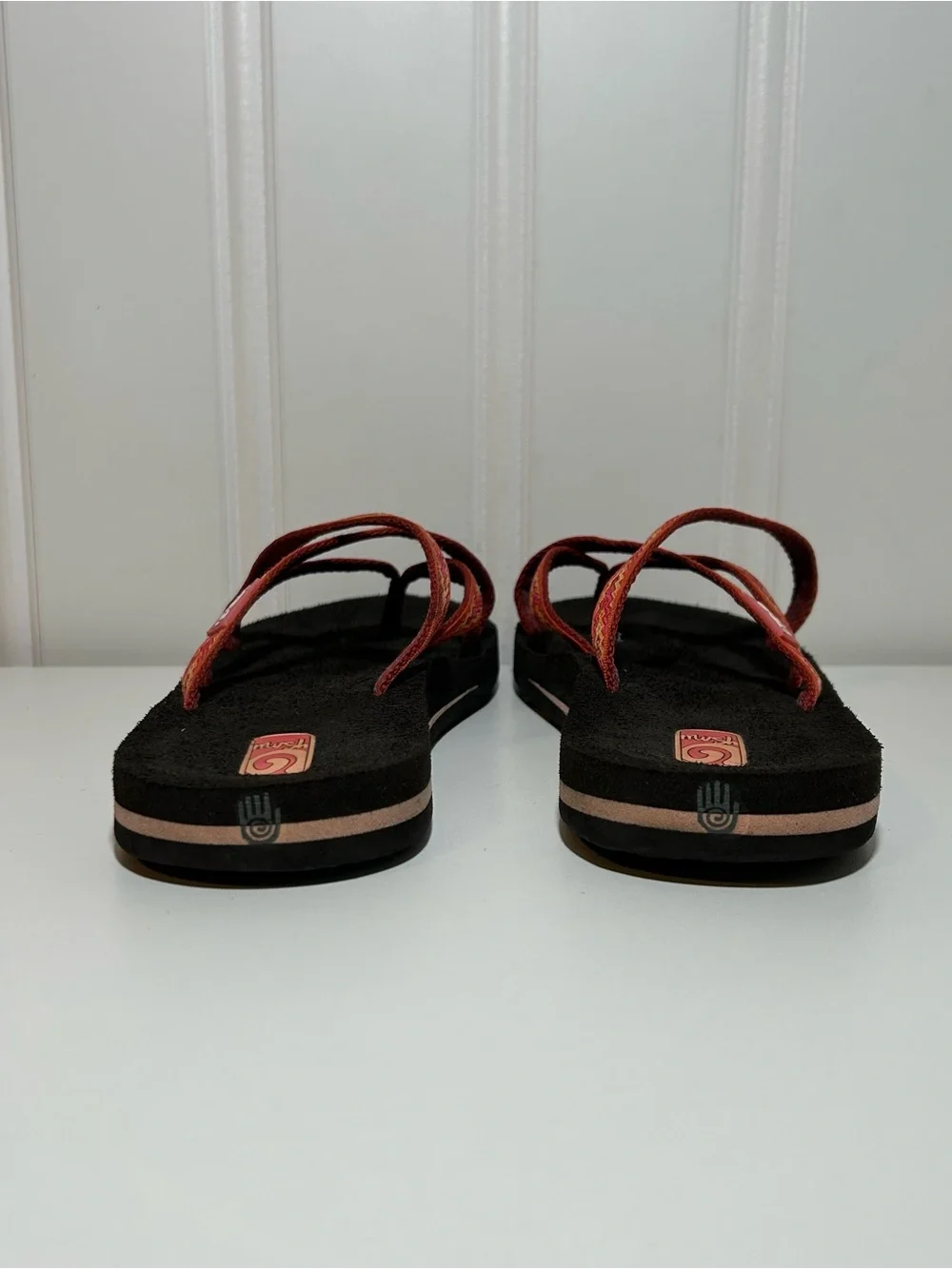 Teva olowahu strappy Women's Black Sandals with Red-Orange Patterned Straps