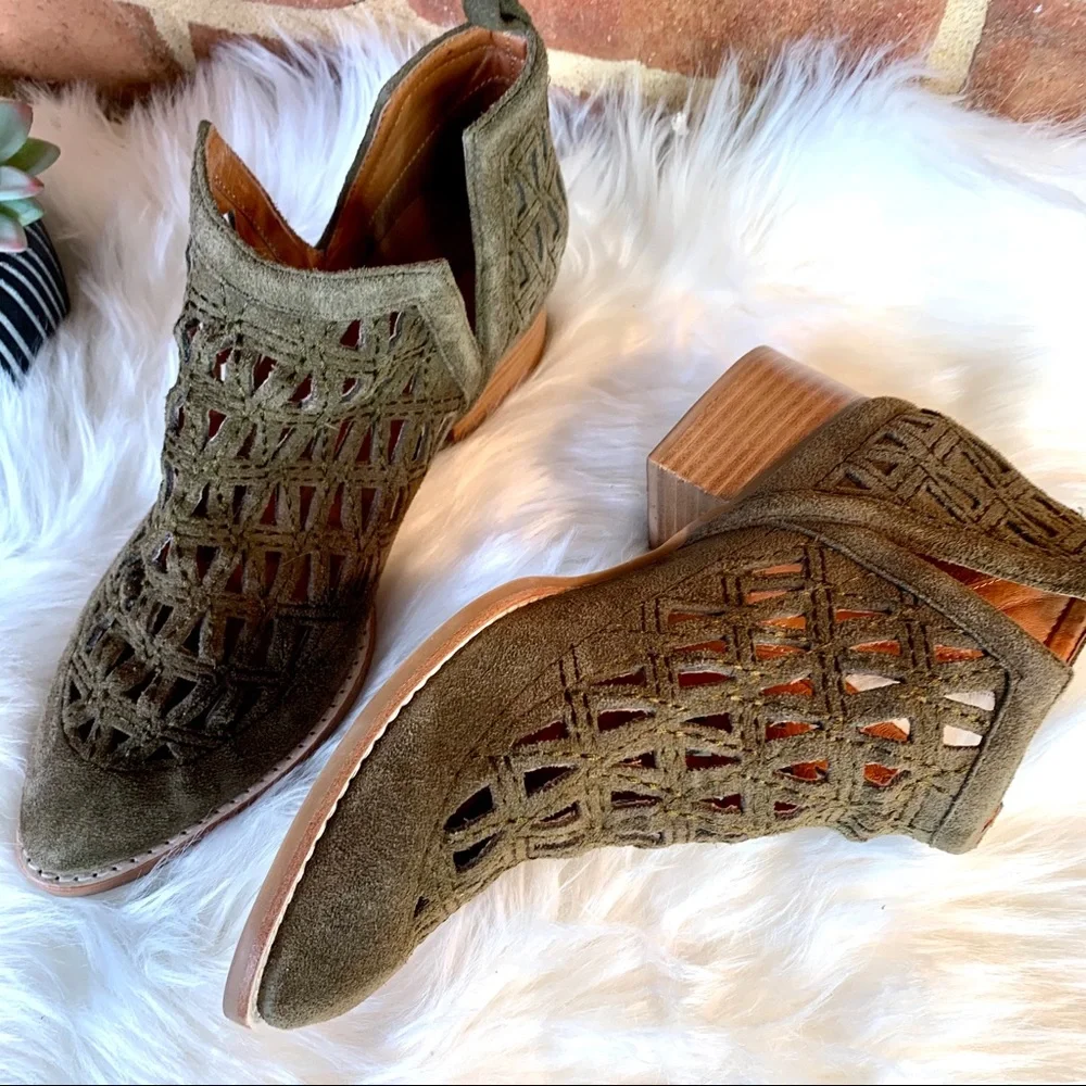 Jeffrey Campbell olive suede