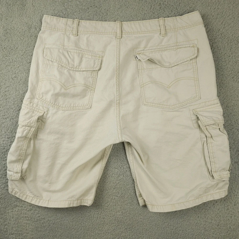 Levis fit *please