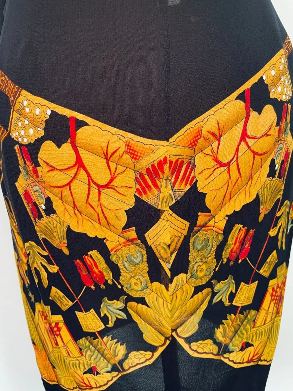 Emanuel Ungaro 100% silk wrap skirt, Made in Hong Kong