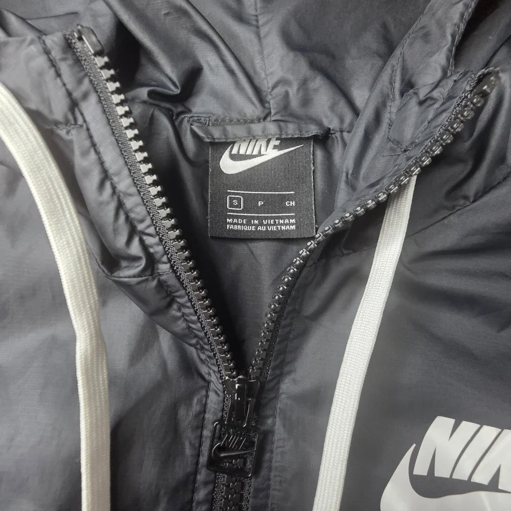 Nike sportswear windrunner