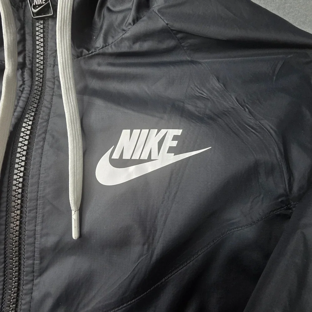 Nike sportswear windrunner