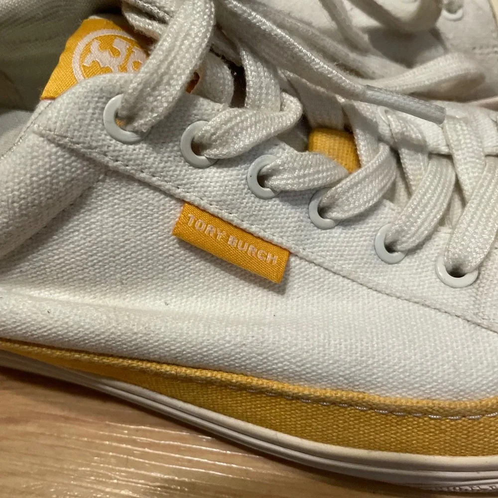Tory Burch Classic‎ Court Canvas Sneaker 9.5 womens Ivory White Canvas Yellow