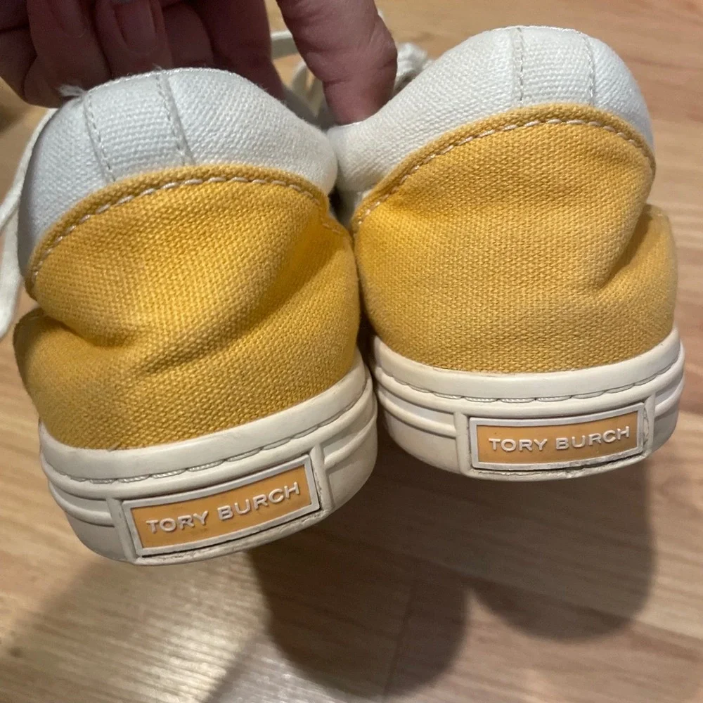 Tory Burch Classic‎ Court Canvas Sneaker 9.5 womens Ivory White Canvas Yellow