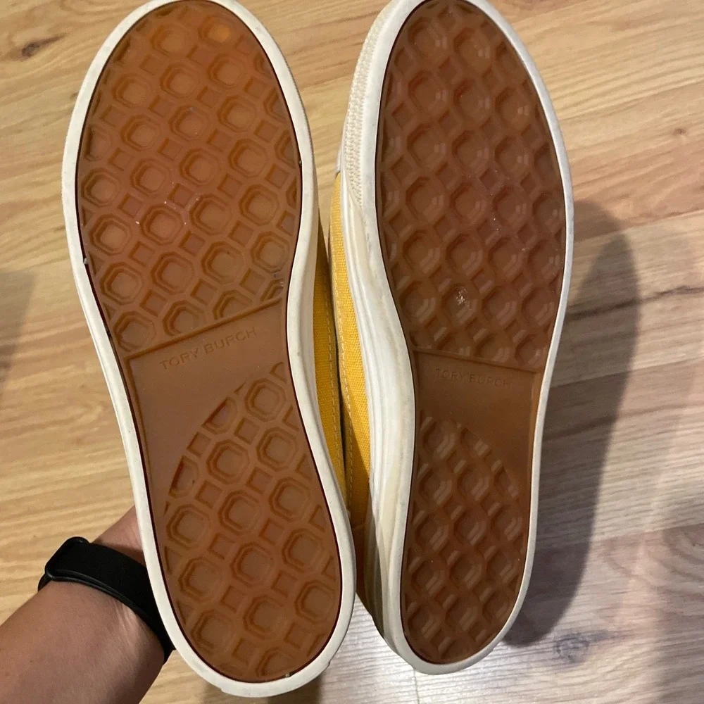 Tory Burch Classic‎ Court Canvas Sneaker 9.5 womens Ivory White Canvas Yellow